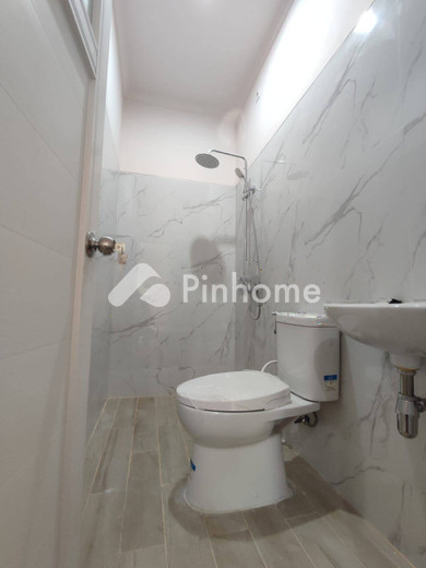 dijual rumah 2 lantai 3kt 76m2 di cipinang baru raya jakarta timur - 11