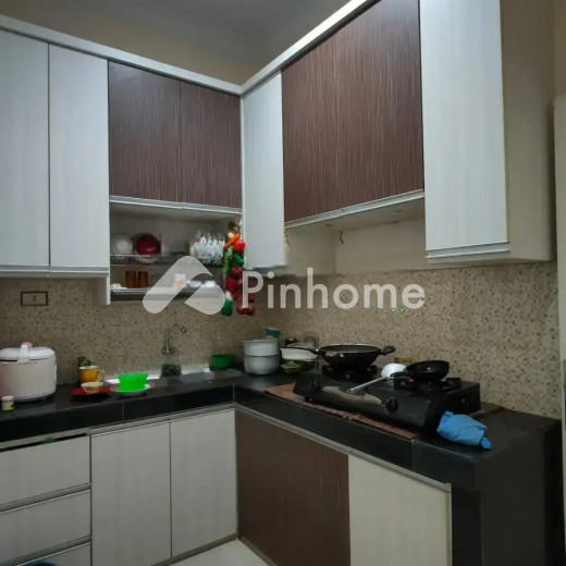 dijual rumah 2 lantai 4kt 84m2 di jl  abadi  komp  abadi palace  kel  tanjung rejo  kec  medan sunggal  kota medan  sumatera utara  20122 - 3