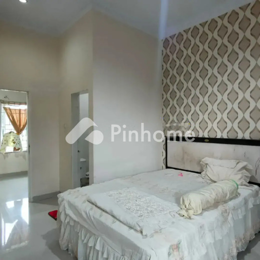dijual rumah 2 lantai 4kt 84m2 di jl  abadi  komp  abadi palace  kel  tanjung rejo  kec  medan sunggal  kota medan  sumatera utara  20122 - 6