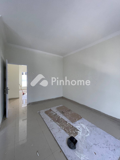 dijual rumah 2 lantai 3kt 60m2 di jl  pertahanan  kel  timbang deli  kec  medan amplas  kota medan  sumatera utara  20148 - 7