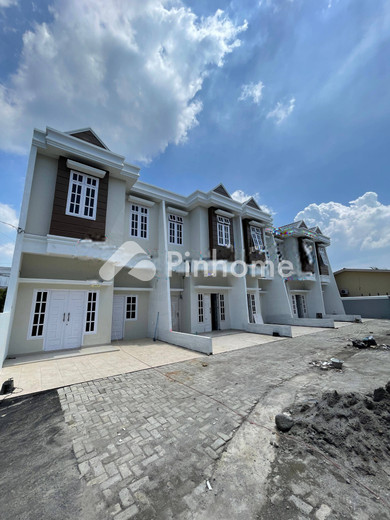 dijual rumah 2 lantai 3kt 60m2 di jl  pertahanan  kel  timbang deli  kec  medan amplas  kota medan  sumatera utara  20148 - 10