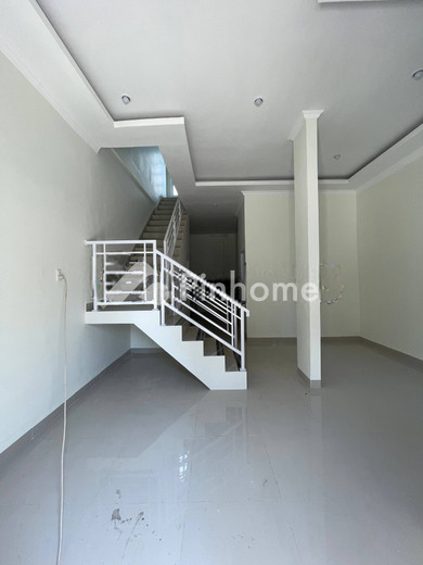 dijual rumah 2 lantai 3kt 60m2 di jl  pertahanan  kel  timbang deli  kec  medan amplas  kota medan  sumatera utara  20148 - 11