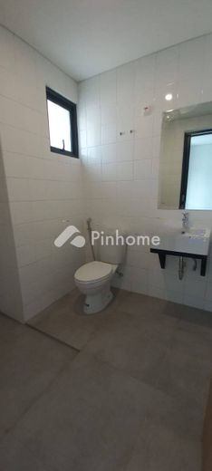 disewakan rumah 2 lantai 4kt 60m2 di yuticha bsd - 6