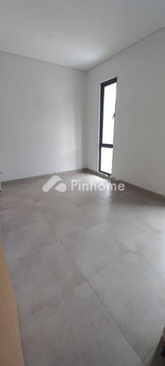 disewakan rumah 2 lantai 4kt 60m2 di yuticha bsd - 10