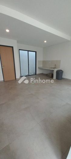 disewakan rumah 2 lantai 4kt 60m2 di yuticha bsd - 13