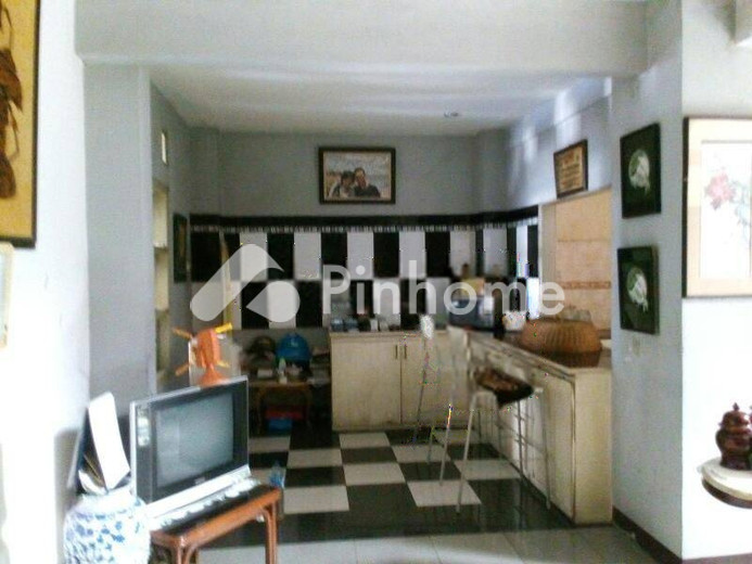 dijual rumah 2 lantai 5kt 301m2 di jalan jalak komplek dpr pondok ranji tangerang selatan - 6