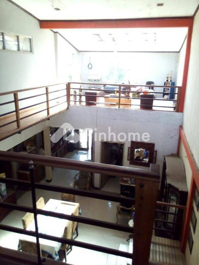 dijual rumah 2 lantai 5kt 301m2 di jalan jalak komplek dpr pondok ranji tangerang selatan - 9