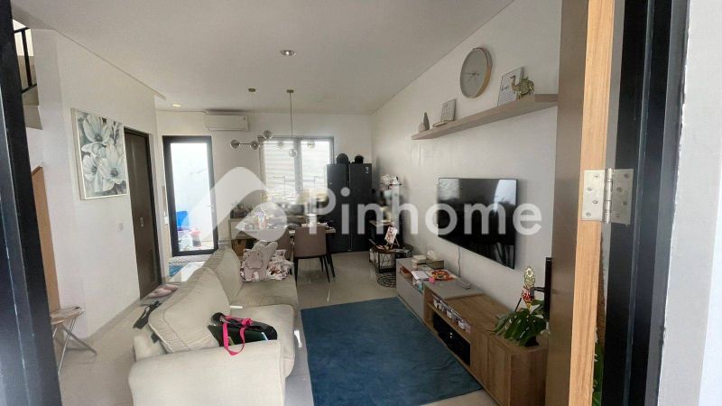 dijual rumah 2 lantai 3kt 60m2 di serpong - 11
