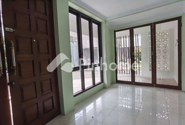 dijual rumah 2 lantai 4kt 173m2 di sektor 7 bintaro jaya tangerang selatan - 6