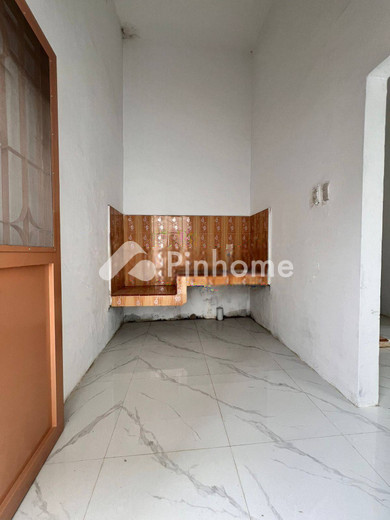 dijual rumah 2 lantai 2kt 112m2 di jl  petunia raya  kemenangan tani  kec  medan tuntungan  kota medan  sumatera utara 20136 - 5