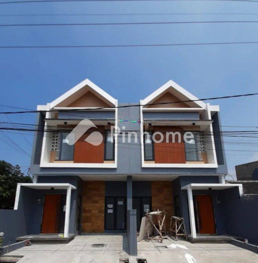 dijual rumah 2 lantai 3kt 53m2 di jl cempaka putih tengah - 1