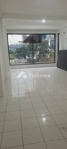dijual ruko 3 lantai 105m2 di kembangan - 4