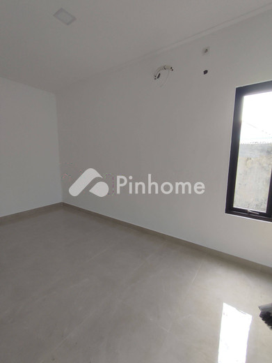 dijual rumah 2 lantai 2kt 44m2 di jl percetakan negara - 5