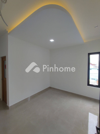 dijual rumah 2 lantai 2kt 44m2 di jl percetakan negara - 7