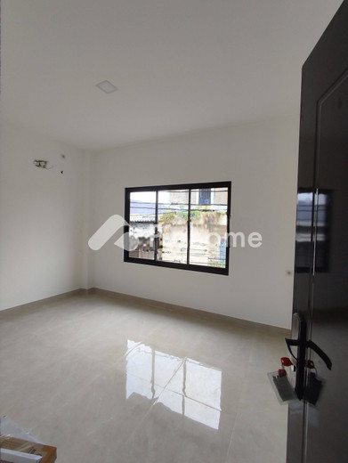 dijual rumah 2 lantai 2kt 44m2 di jl percetakan negara - 8