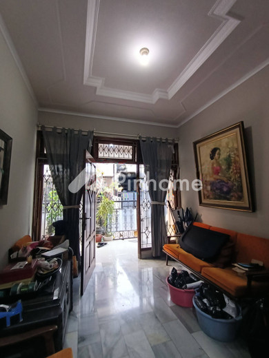 dijual rumah 2 lantai 4kt 130m2 di tebet - 2