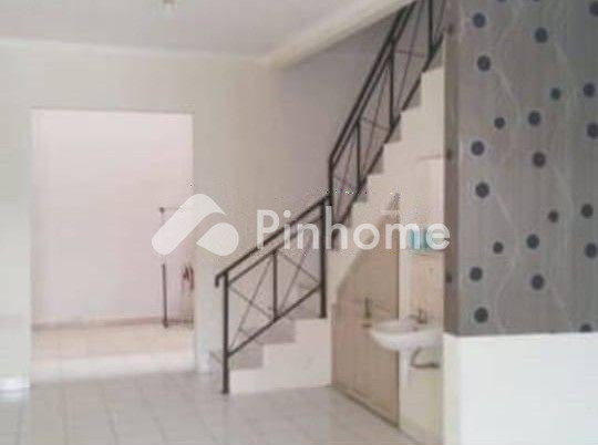 dijual rumah 2 lantai 2kt 60m2 di cengkareng - 2