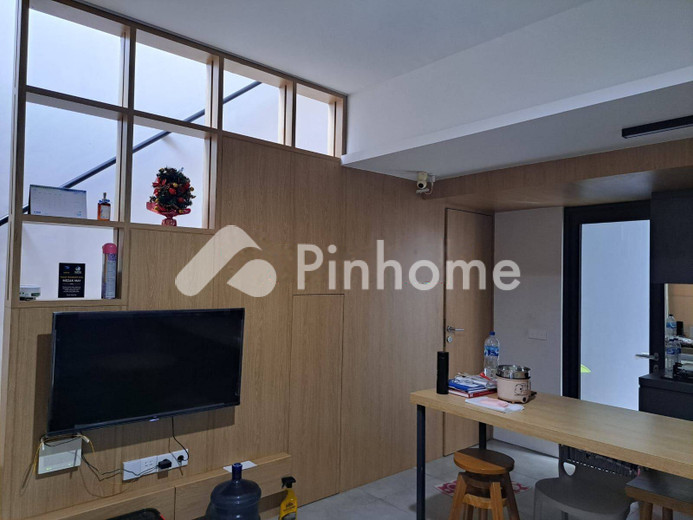 dijual rumah 2 lantai 3kt 50m2 di serpong - 2