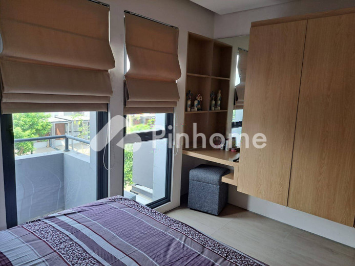 dijual rumah 2 lantai 3kt 50m2 di serpong - 10