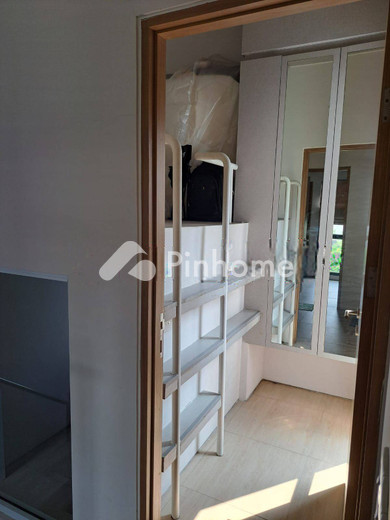 dijual rumah 2 lantai 3kt 50m2 di serpong - 14