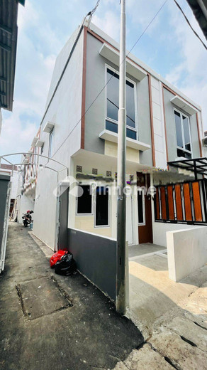 dijual rumah 2 lantai 2kt 21m2 di jl utan kayu raya - 1