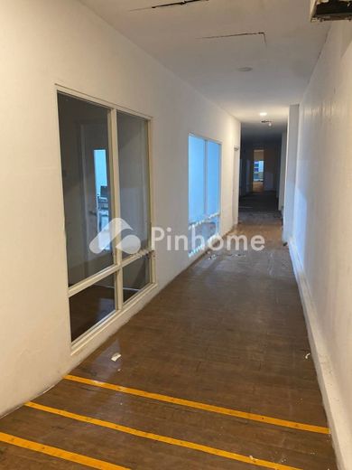 dijual gudang 2437m2 di karang pilang - 4