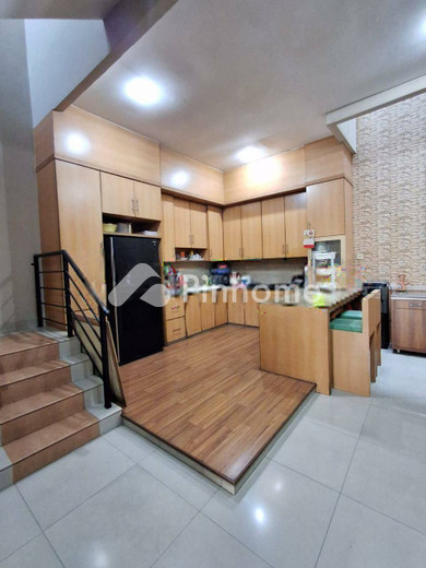 dijual rumah 2 lantai 3kt 120m2 di kompleks cemara asri - 3