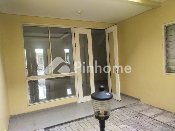 dijual rumah 2 lantai 4kt 112m2 di sutera leora - 6