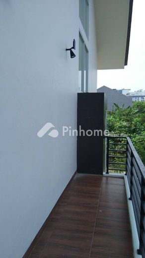 dijual rumah 2 lantai 5kt 240m2 di karawaci - 7