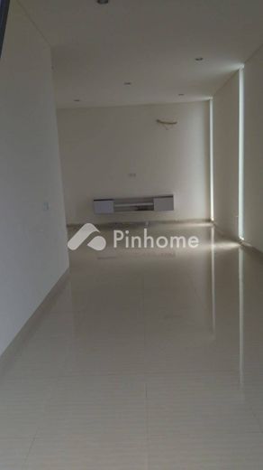 dijual rumah 2 lantai 5kt 240m2 di karawaci - 11