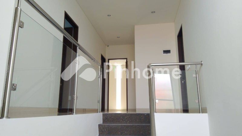 dijual rumah 2 lantai 5kt 240m2 di karawaci - 15