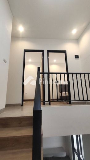 dijual rumah 2 lantai 2kt 65m2 di cisauk - 4