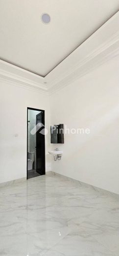 dijual rumah 2 lantai 4kt 135m2 di serpong - 18