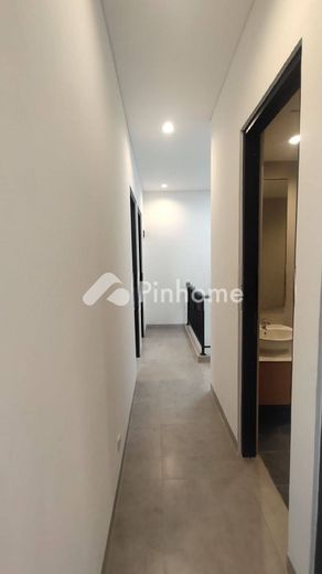 dijual rumah 2 lantai 2kt 65m2 di cisauk - 5
