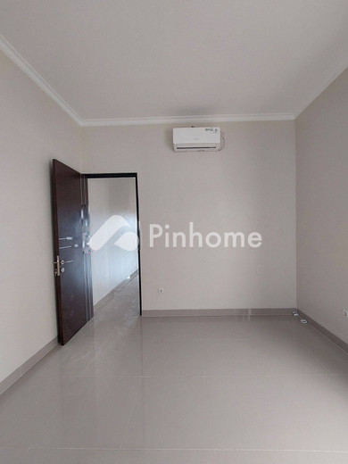 dijual rumah 2 lantai 4kt 100m2 di serpong utara - 8