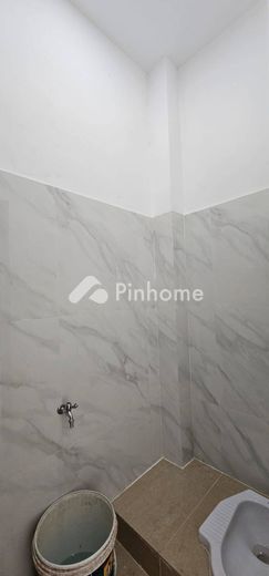 dijual rumah 2 lantai 4kt 135m2 di serpong - 12