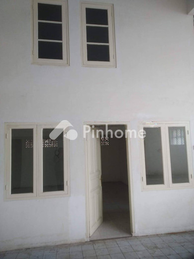 dijual gudang 475m2 di benda - 5