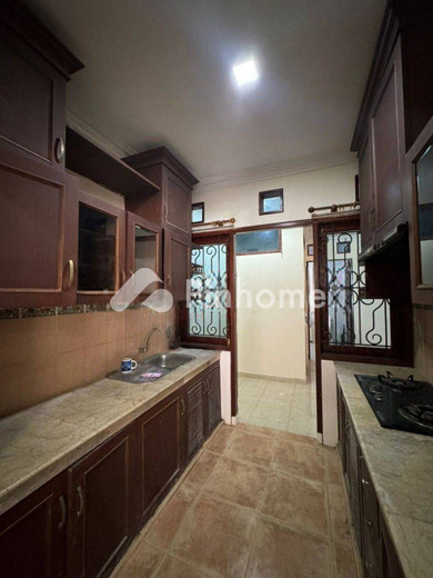 dijual rumah 2 lantai 4kt 162m2 di sukajadi - 6