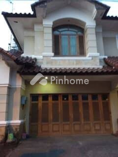 dijual rumah lantai 2 lokasi strategis di jatinegara - 3