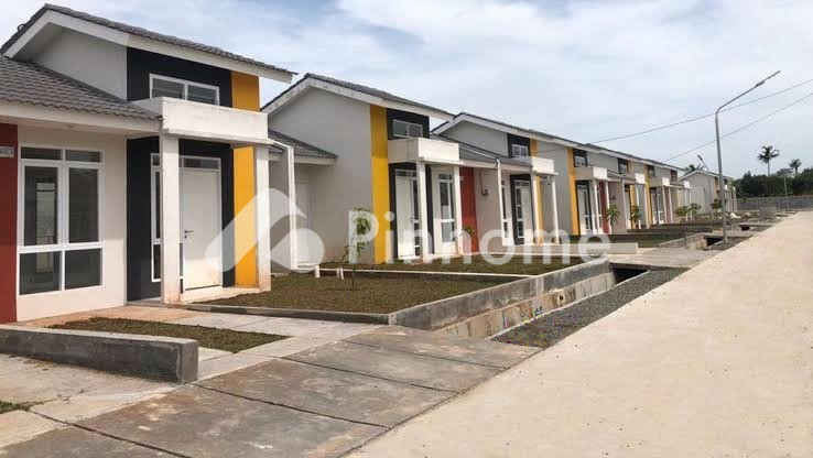 dijual rumah di pondok bambu - 2