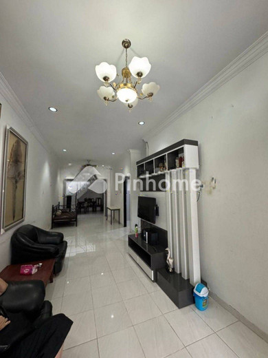 dijual rumah 1 lantai 3kt 102m2 di central sukajadi - 2