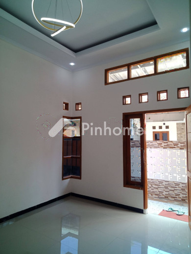 dijual rumah 1 lantai 2kt 60m2 di jl  raya citayam pertanian 3menit ke stasiun - 7