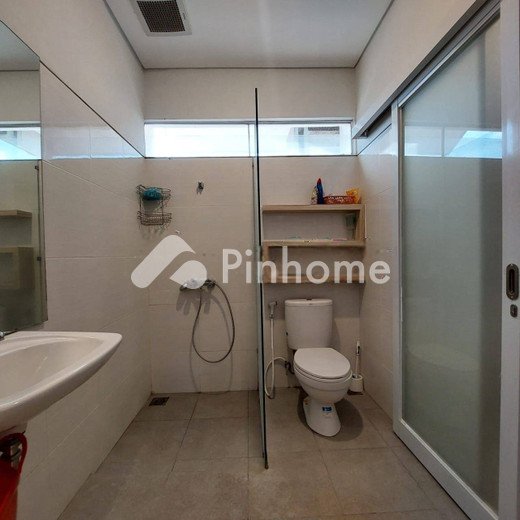 dijual rumah 2 lantai 3kt 100m2 di gading kencana  jimbaran - 12