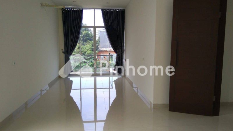 dijual rumah 2 lantai 5kt 240m2 di karawaci - 10