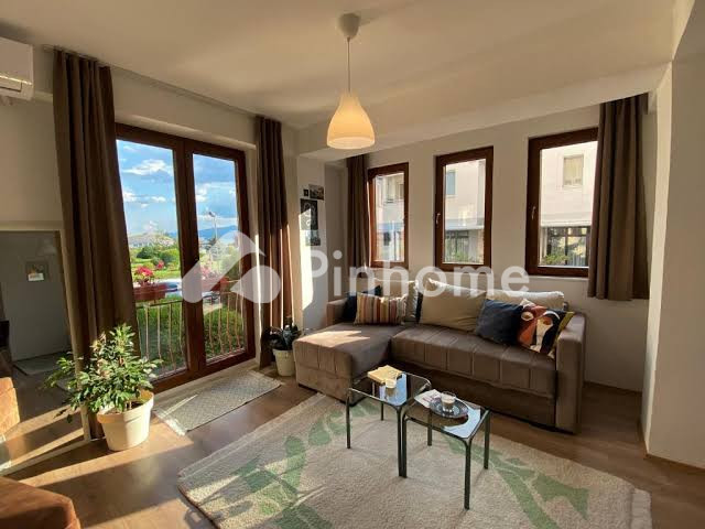 dijual apartemen 2br 200m2 di jalan jend sudirman - 1