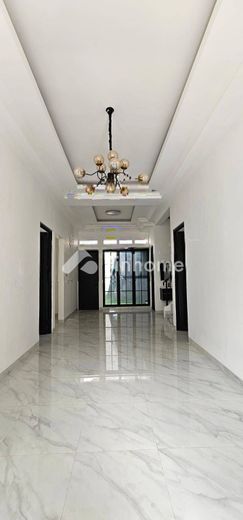 dijual rumah 2 lantai 4kt 135m2 di serpong - 21