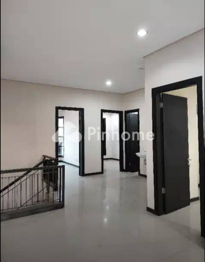 dijual rumah 1 lantai 5kt 198m2 di gubeng - 7
