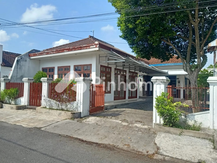 dijual rumah di jl  arjuna pare - 1