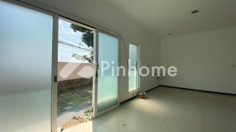 disewakan rumah 2 lantai 5kt 310m2 di papandayan baru - 7