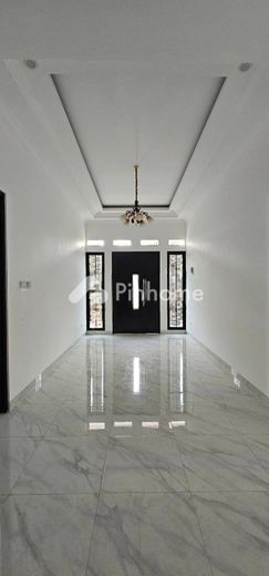 dijual rumah 2 lantai 4kt 135m2 di serpong - 4
